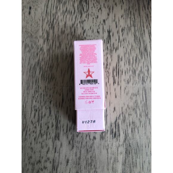 Jeffree Star Velvet Trap Lipstick in Cherry Soda - Picture 5 of 10